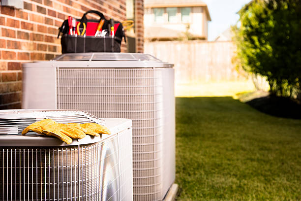 Outdoor air conditioning units with service tools